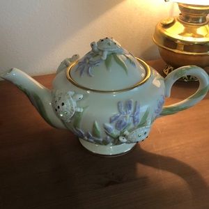 Lenox Turtle Teapot